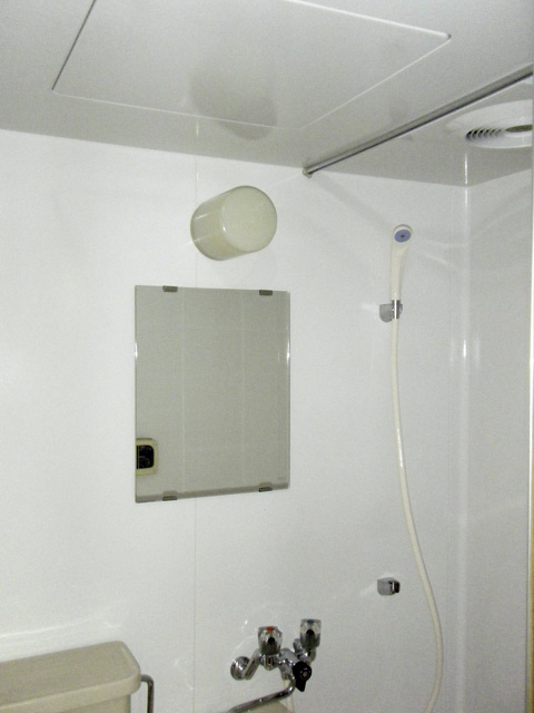 浴室コーティングしたユニットバスの壁