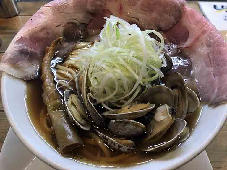 くそオヤジ最後のひとふりのあさりラーメン